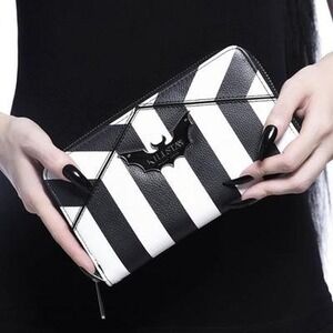 killstar never trust the living stirped wallet